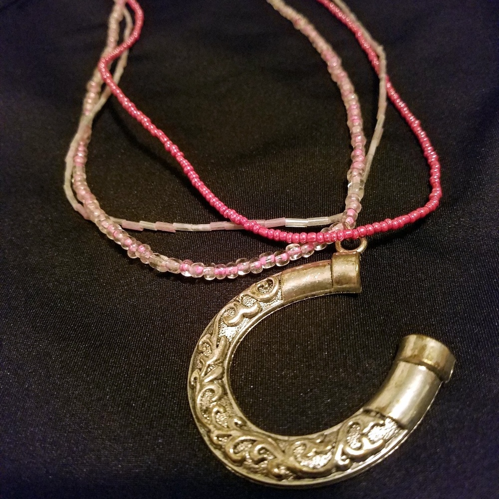 Three strand horse shoe necklace